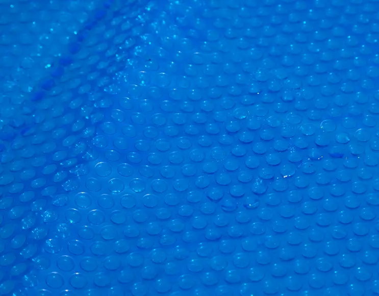 Couverture à bulles pour couverture de piscine isotherme
