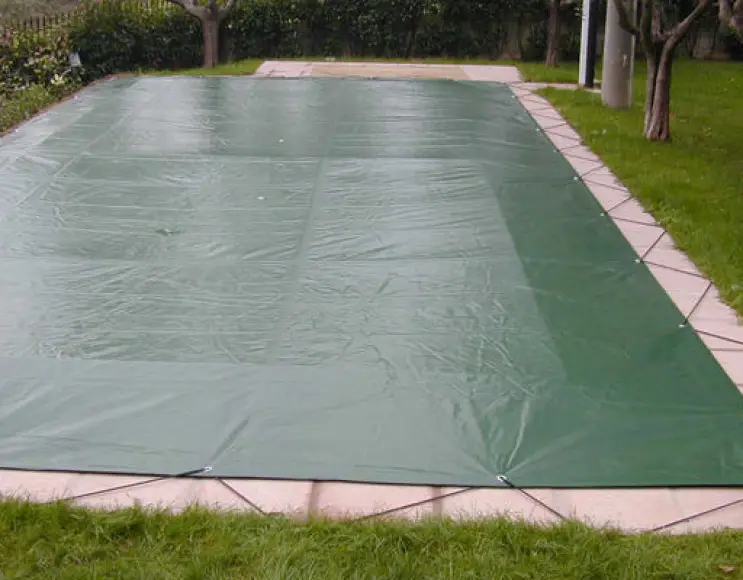 Bâche de couverture piscine en PE 230 économique gr avec œillets