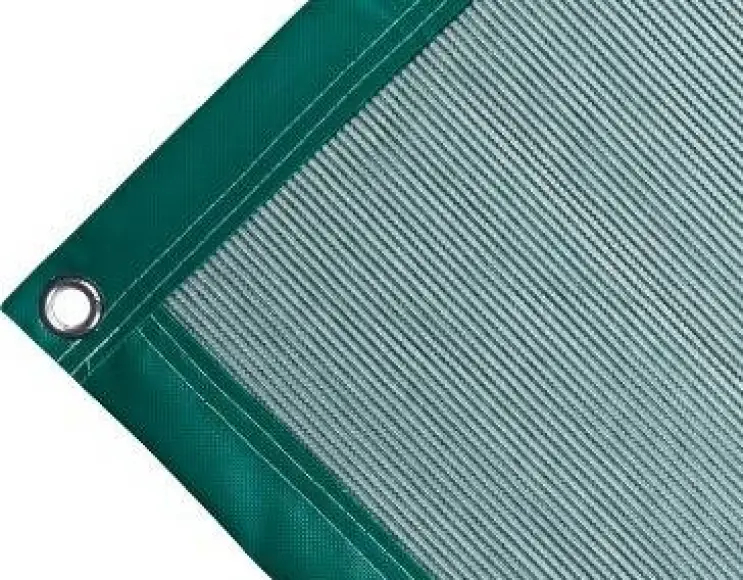 Couverture de protection pour couvrir les parcs de stationnement et les abris en polyéthylène, 170 gr / m². Couleur verte. Oeillets ronds standard de 17 mm