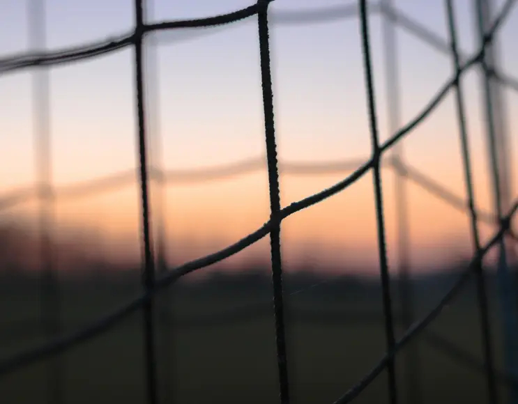 Filet de clôture pour terrains de football et de football à cinq en couleur noire
