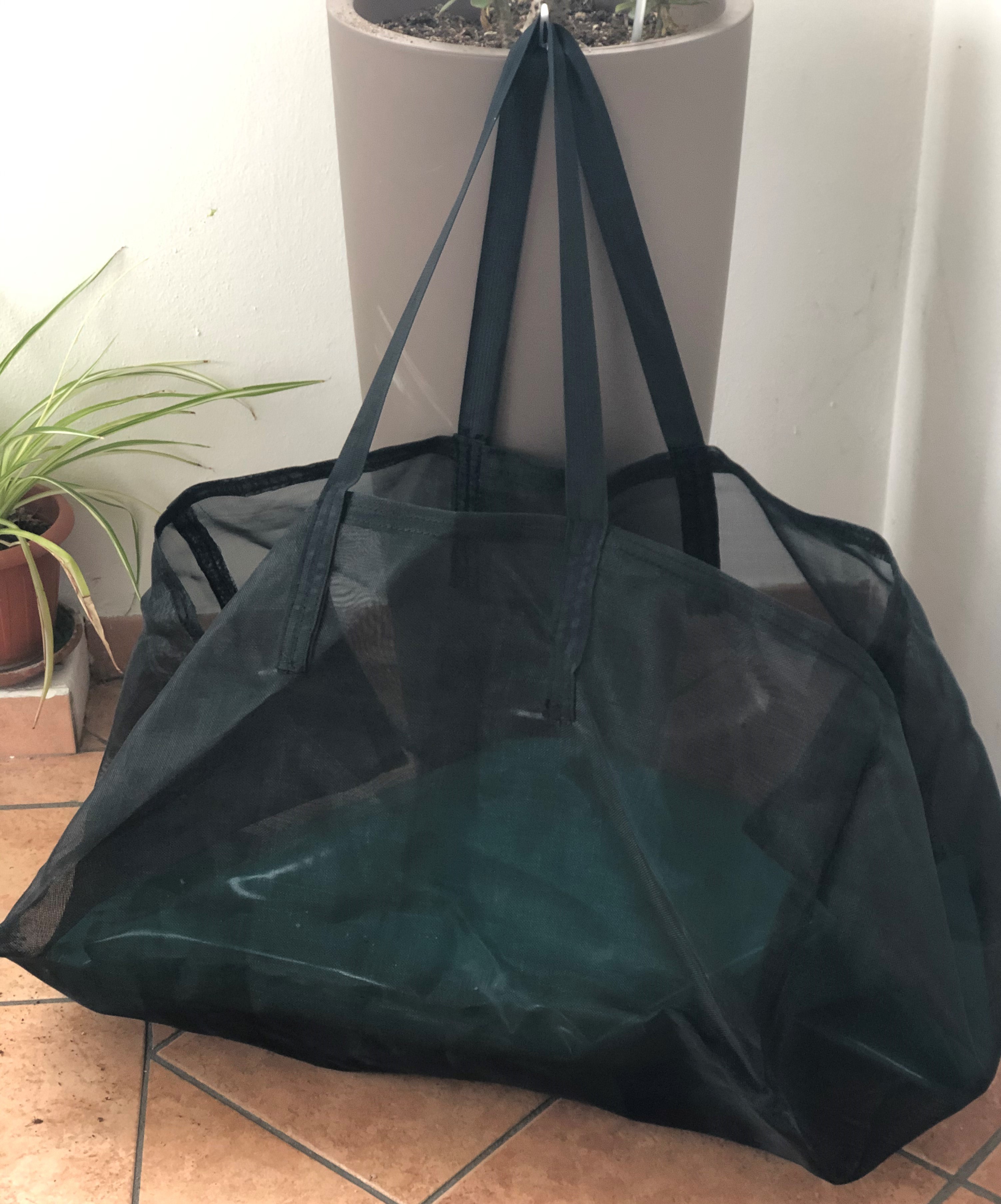 Les Couvertures De Piscine En Polyuréthane Recyclé : Souples Et Résistantes Aux Produits Chimiques 79030