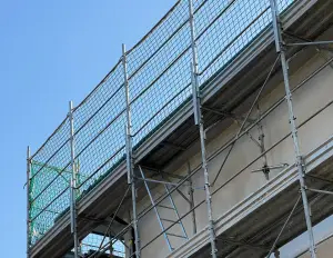 Filets et feuilles de protection contre les chutes pour la construction et la sécurité