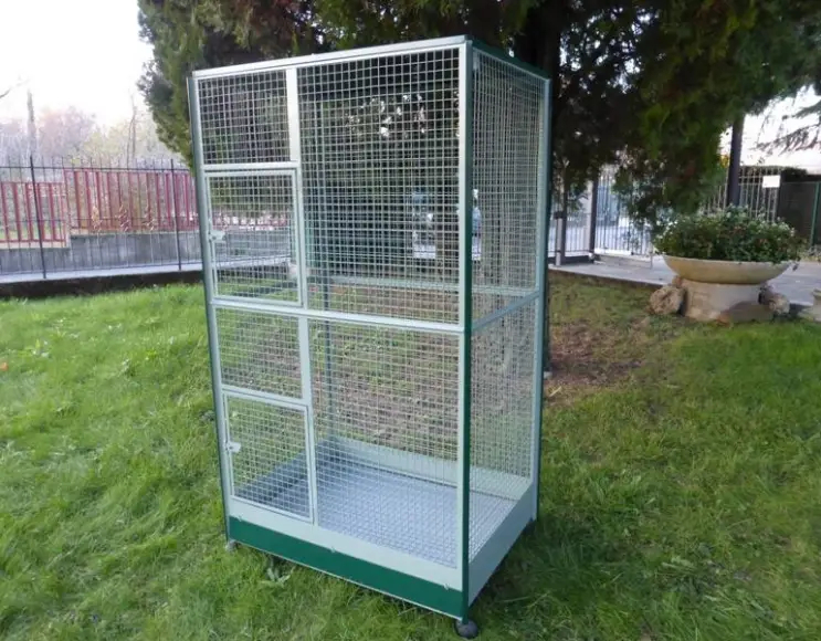 Cage pour perroquets 105x75x180 h.