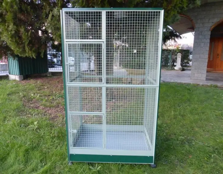 Cage pour perroquets 105x75x180 h.