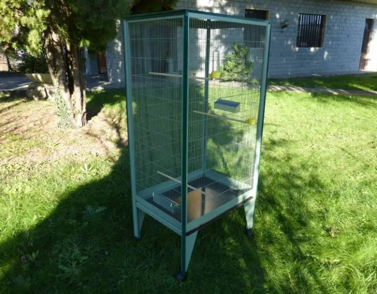 Cage volière d'intérieur cm 74x54x155 h.