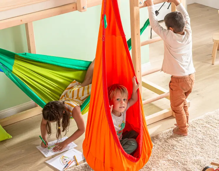 CHAISE SUSPENDUE MODÈLE RENARD en forme de GOUTTE