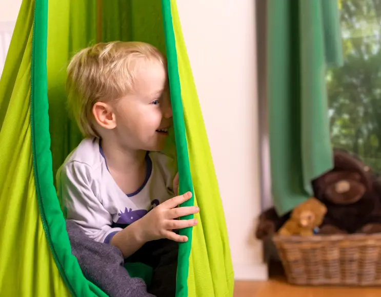 CHAISE SUSPENDUE MODÈLE GRENOUILLE en forme de GOUTTE