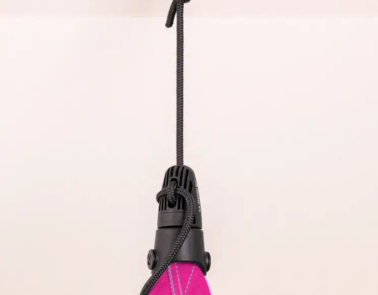 CHAISE SUSPENDUE MODÈLE LILLY en forme de GOUTTE