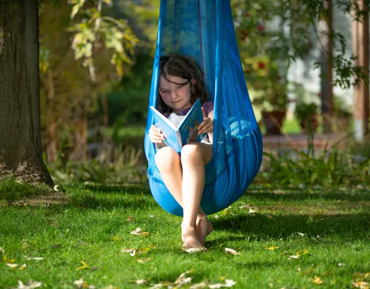 CHAISE SUSPENDUE MODÈLE MOBY en forme de GOUTTE