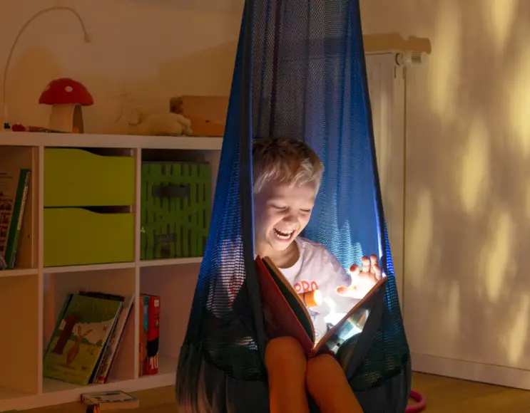 CHAISE SUSPENDUE MODÈLE MOBY en forme de GOUTTE